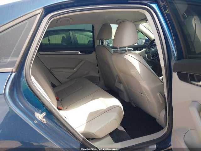2018 Volkswagen Passat 2.0t R-line/2.0t S მანქანა იყიდება აუქციონზე, vin: 1VWAA7A35JC023726, აუქციონის ნომერი: 45487153