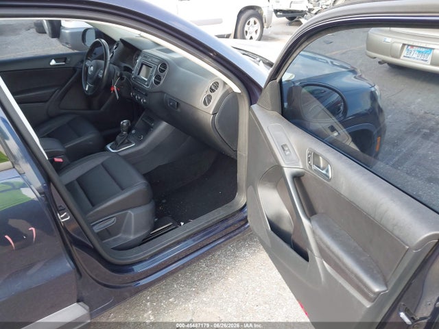 2016 Volkswagen Tiguan S მანქანა იყიდება აუქციონზე, vin: WVGAV7AX4GW599157, აუქციონის ნომერი: 45487179