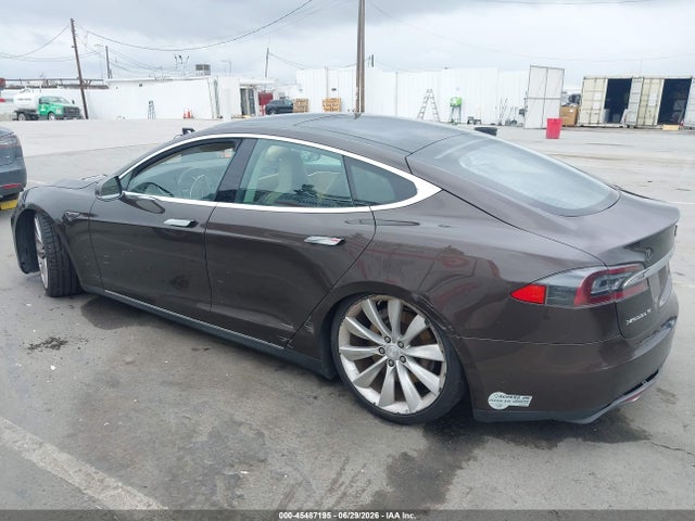 Продажа на аукционе авто 2013 Tesla Model S, vin: 5YJSA1BC8DFP10483, номер лота: 45487195