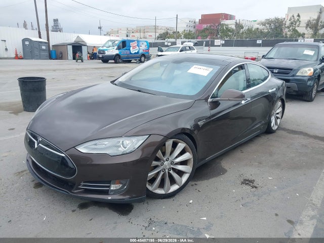 Продажа на аукционе авто 2013 Tesla Model S, vin: 5YJSA1BC8DFP10483, номер лота: 45487195