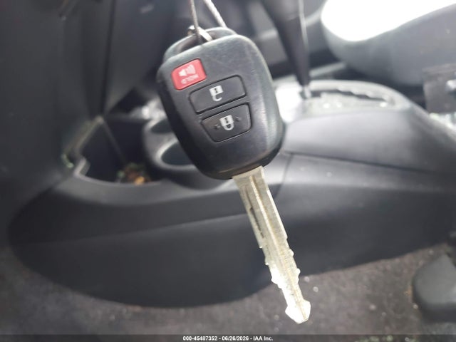 Toyota Prius C One 2016 JTDKDTB36G1116717 Image 11