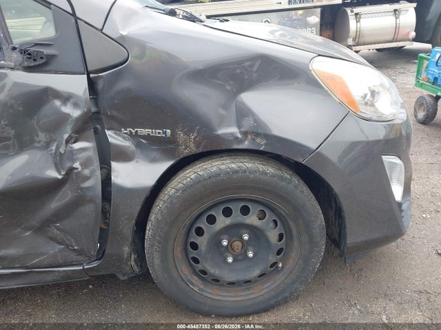 Toyota Prius C One 2016 JTDKDTB36G1116717 Image 18