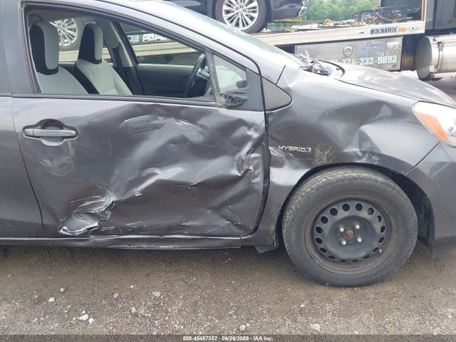 Toyota Prius C One 2016 JTDKDTB36G1116717 Image 6
