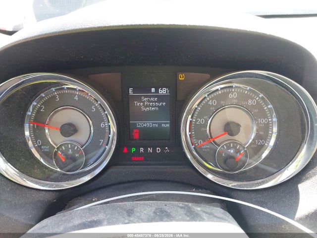 45487376 :رقم المزاد ، 2A4RR6DG1BR667315 vin ، 2011 Chrysler Town & Country Limited مزاد بيع