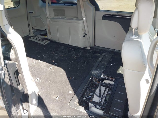 45487376 :رقم المزاد ، 2A4RR6DG1BR667315 vin ، 2011 Chrysler Town & Country Limited مزاد بيع