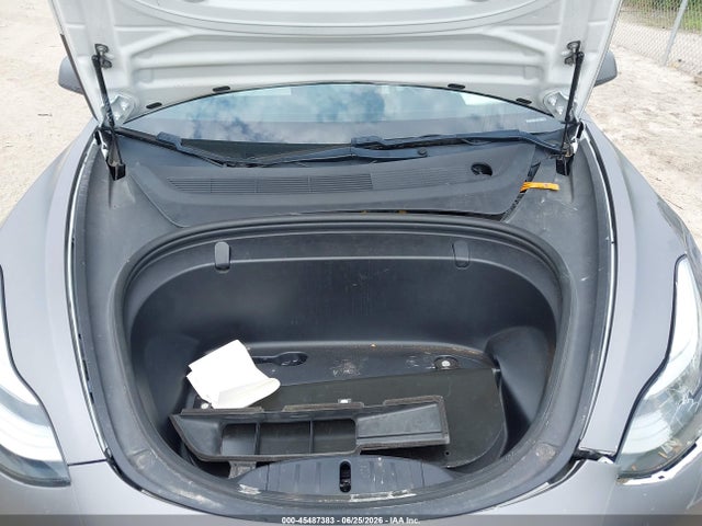Продажа на аукционе авто 2018 Tesla Model 3 Long Range/performance, vin: 5YJ3E1EB0JF135643, номер лота: 45487383