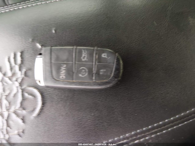 45487407 :رقم المزاد ، 1C3CCCBG2FN673310 vin ، 2015 Chrysler 200 S مزاد بيع