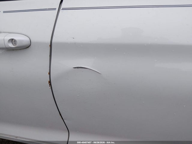 45487407 :رقم المزاد ، 1C3CCCBG2FN673310 vin ، 2015 Chrysler 200 S مزاد بيع