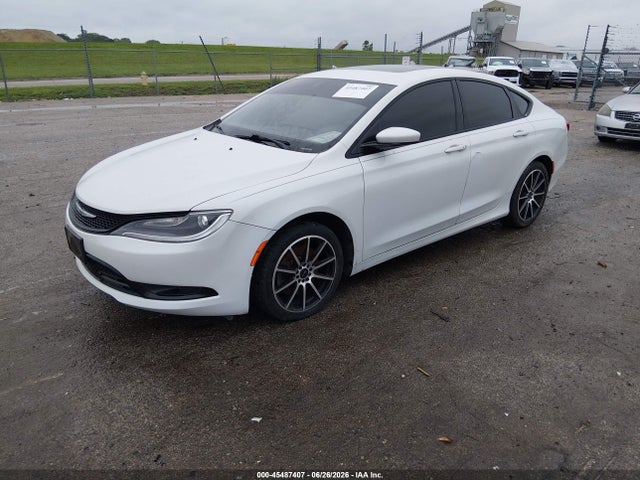 45487407 :رقم المزاد ، 1C3CCCBG2FN673310 vin ، 2015 Chrysler 200 S مزاد بيع