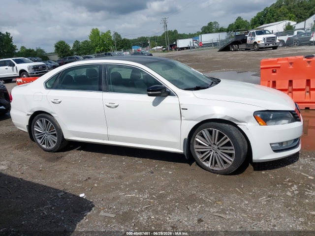 1VWBT7A36FC077512 Volkswagen Passat 1.8t Sport