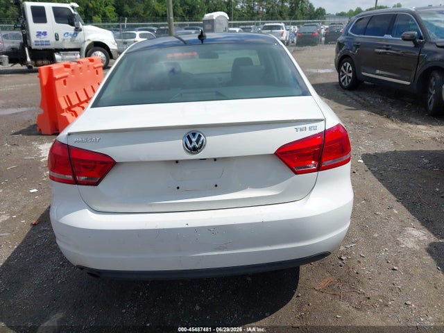 1VWBT7A36FC077512 Volkswagen Passat 1.8t Sport