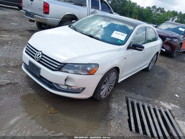 1VWBT7A36FC077512 Volkswagen Passat 1.8t Sport