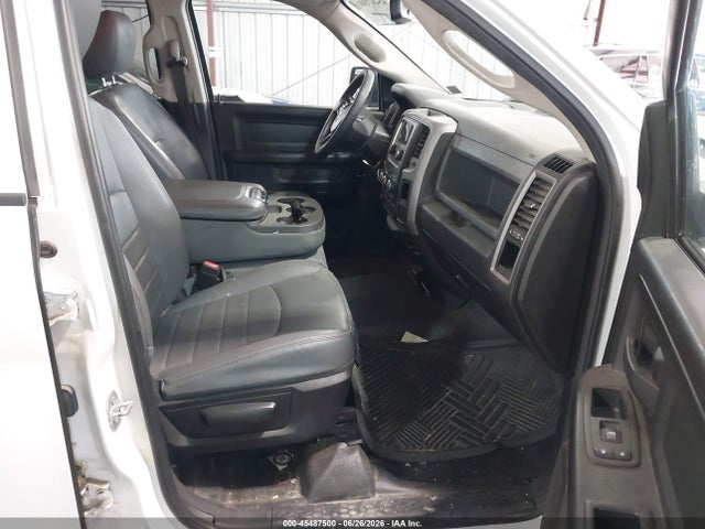 Продажа на аукционе авто 2019 Ram 1500 Classic Tradesman  4x4 6'4 Box, vin: 1C6RR7FG8KS736659, номер лота: 45487500
