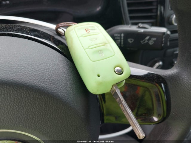 45487703 :رقم المزاد ، 3VWFP7AT1EM606206 vin ، 2014 Volkswagen Beetle 2.5l Entry مزاد بيع