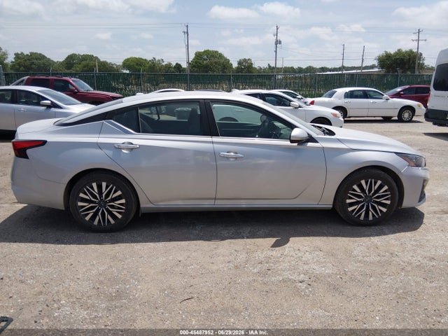1N4BL4DV7PN328760 Nissan Altima Sv Fwd