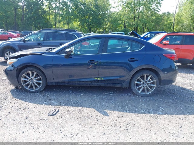 Продаж на аукціоні авто 2018 Mazda Mazda3 Touring, vin: 3MZBN1V36JM265519, номер лоту: 45487971