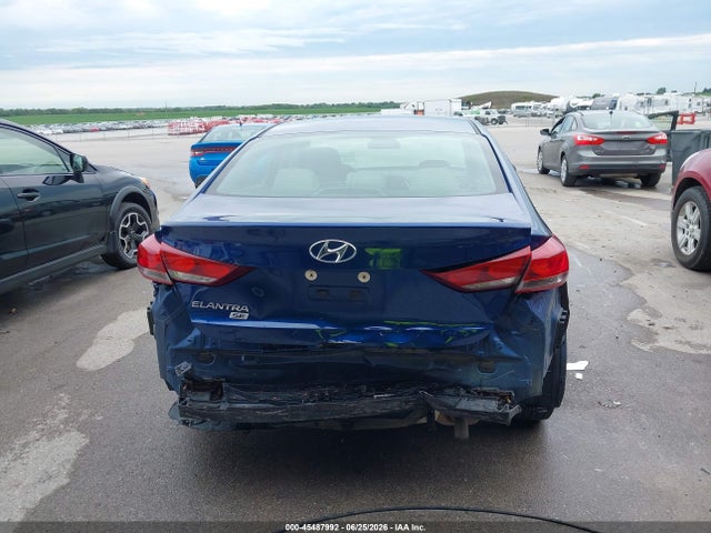 Hyundai ELANTRA SE 2018 5NPD74LF8JH339632 Image 17