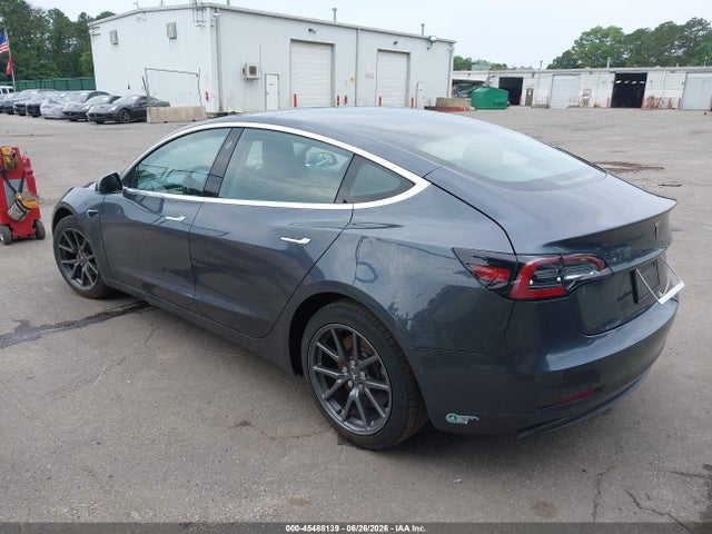 Продажа на аукционе авто 2018 Tesla Model 3 Long Range/mid Range, vin: 5YJ3E1EA8JF040951, номер лота: 45488139