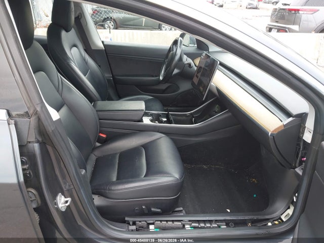 Продажа на аукционе авто 2018 Tesla Model 3 Long Range/mid Range, vin: 5YJ3E1EA8JF040951, номер лота: 45488139