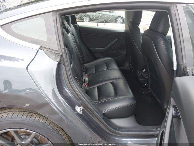 Продажа на аукционе авто 2018 Tesla Model 3 Long Range/mid Range, vin: 5YJ3E1EA8JF040951, номер лота: 45488139