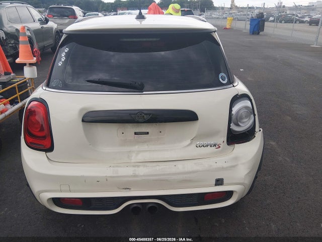 Продаж на аукціоні авто 2016 Mini Hardtop Cooper S, vin: WMWXP7C50G3B93186, номер лоту: 45488357