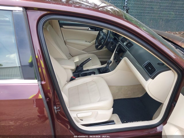 2014 Volkswagen Passat 1.8t Se მანქანა იყიდება აუქციონზე, vin: 1VWBT7A33EC055756, აუქციონის ნომერი: 45488415