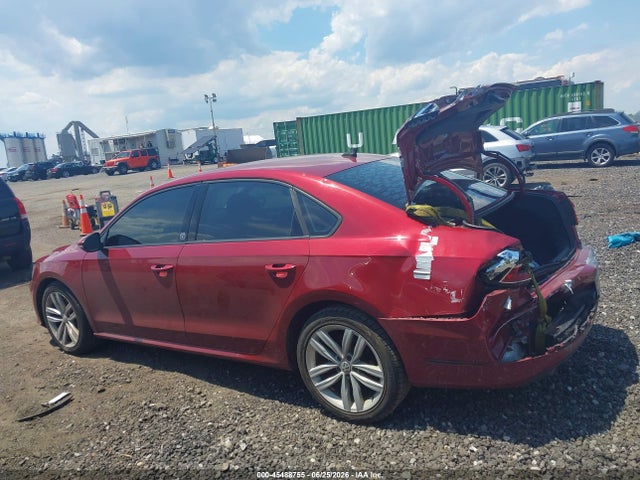 Продаж на аукціоні авто 2019 Volkswagen Passat 2.0t Wolfsburg Edition, vin: 1VWLA7A33KC010693, номер лоту: 45488755