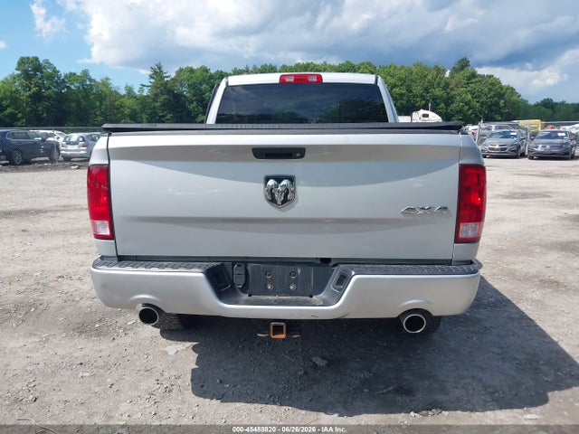 2018 Ram 1500 Express  4x4 6'4 Box მანქანა იყიდება აუქციონზე, vin: 1C6RR7FT4JS302198, აუქციონის ნომერი: 45488820
