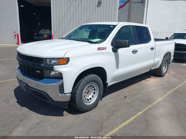 Chevrolet Silverado 1500 2021 1GCPYAEHXMZ340401 Image 2