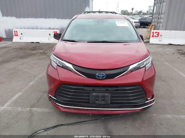 Toyota SIENNA XLE 2022 5TDJRKEC0NS080252 Image 12