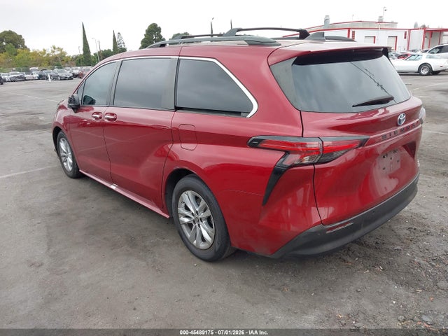 Toyota SIENNA XLE 2022 5TDJRKEC0NS080252 Image 3