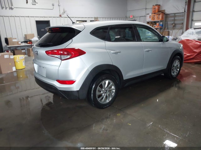 Hyundai TUCSON SE 2018 KM8J23A42JU656238 Image 4