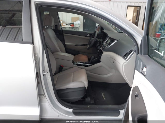 Hyundai TUCSON SE 2018 KM8J23A42JU656238 Image 5
