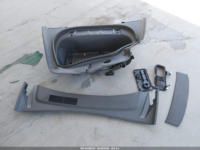 2024 Tesla Model 3 Long Range Dual Motor All-wheel Drive მანქანა იყიდება აუქციონზე, vin: 5YJ3E1EB2RF732322, აუქციონის ნომერი: 45489224