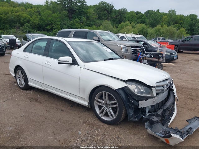 2013 Mercedes-benz C 250 Sport მანქანა იყიდება აუქციონზე, vin: WDDGF4HB2DA769065, აუქციონის ნომერი: 45489289