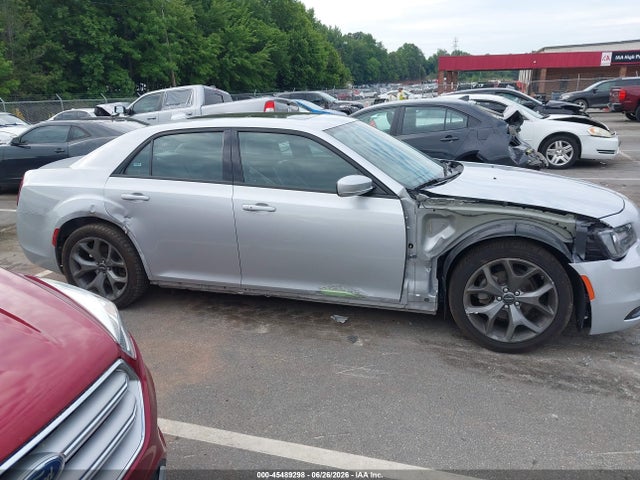 2023 Chrysler 300 300s მანქანა იყიდება აუქციონზე, vin: 2C3CCABG8PH624353, აუქციონის ნომერი: 45489298