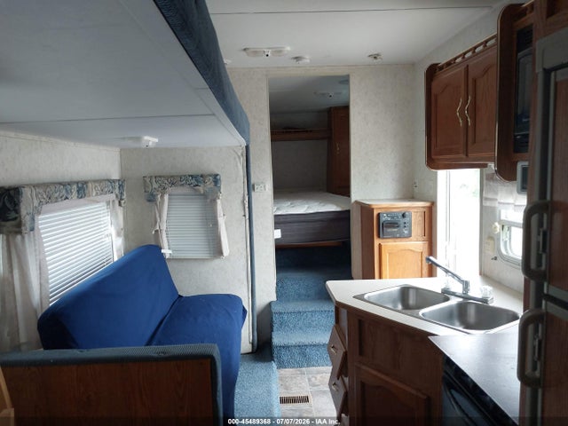 45489368 :رقم المزاد ، 4X4FWDZ243Y231455 vin ، 2003 Forest River Wildwood مزاد بيع