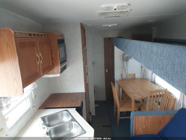 45489368 :رقم المزاد ، 4X4FWDZ243Y231455 vin ، 2003 Forest River Wildwood مزاد بيع