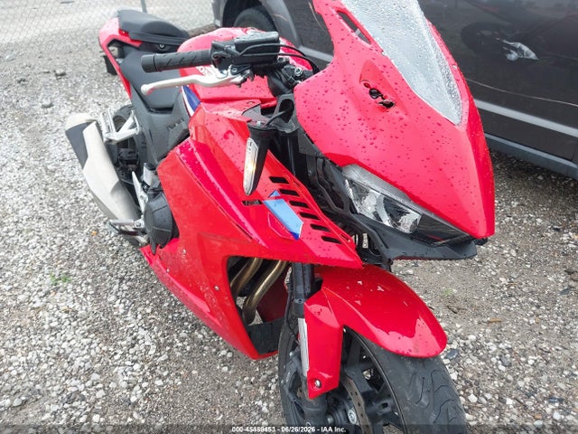 45489453 :رقم المزاد ، MLHPC7054S5100096 vin ، 2025 Honda Cbr500 Ra مزاد بيع