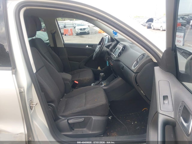 Продаж на аукціоні авто 2015 Volkswagen Tiguan S, vin: WVGAV7AX2FW559979, номер лоту: 45489509