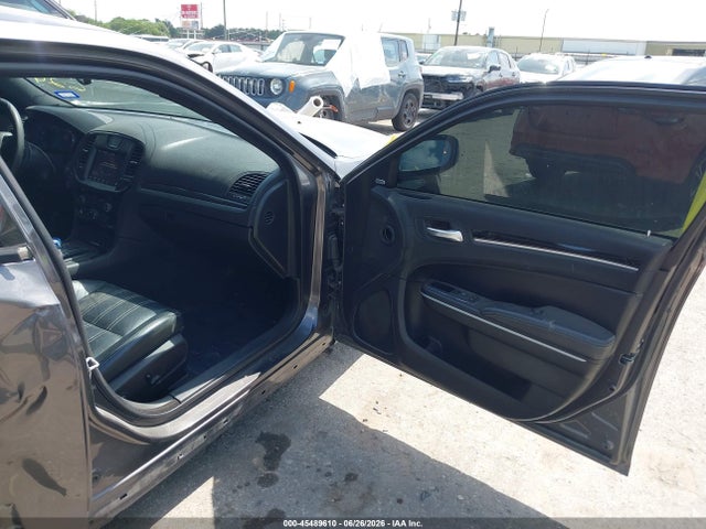 45489610 :رقم المزاد ، 2C3CCABG8PH541960 vin ، 2023 Chrysler 300 300s مزاد بيع