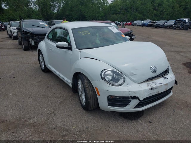 2018 Volkswagen Beetle 2.0t Coast/2.0t S მანქანა იყიდება აუქციონზე, vin: 3VWFD7AT5JM706246, აუქციონის ნომერი: 45489721