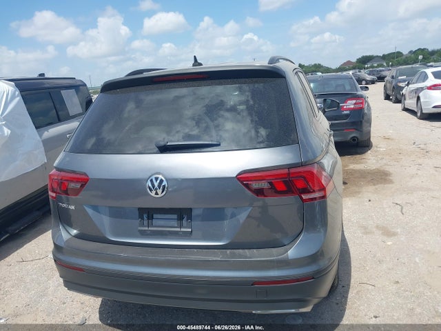 Продаж на аукціоні авто 2020 Volkswagen Tiguan 2.0t S, vin: 3VV1B7AX2LM117438, номер лоту: 45489744