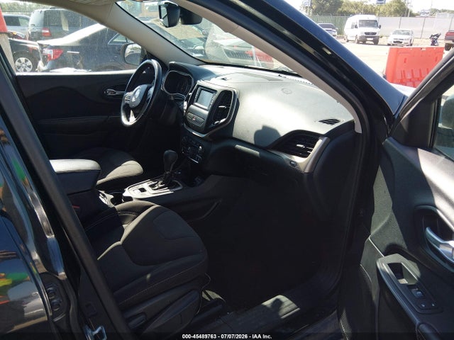 1C4PJMCS4FW774743 Jeep Cherokee Latitude Altitude