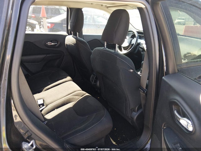 1C4PJMCS4FW774743 Jeep Cherokee Latitude Altitude