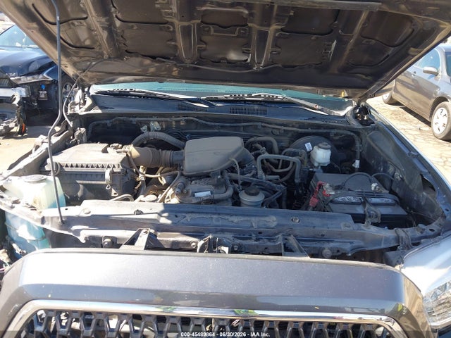 5TFAX5GN3JX108913 Toyota Tacoma Sr5