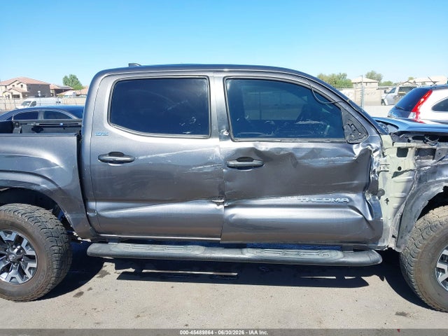 5TFAX5GN3JX108913 Toyota Tacoma Sr5