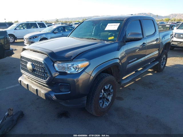 5TFAX5GN3JX108913 Toyota Tacoma Sr5