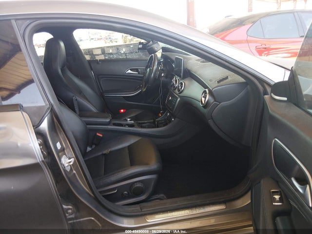 WDDSJ4EB7FN271629 Mercedes-Benz CLA 250