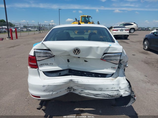45490046 :رقم المزاد ، 3VWD17AJ0FM321912 vin ، 2015 Volkswagen Jetta 1.8t Se مزاد بيع